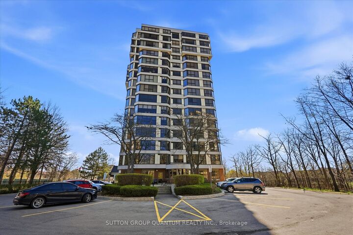 Property Photo: 1271 Walden Circle 403 ON L5J 4R4