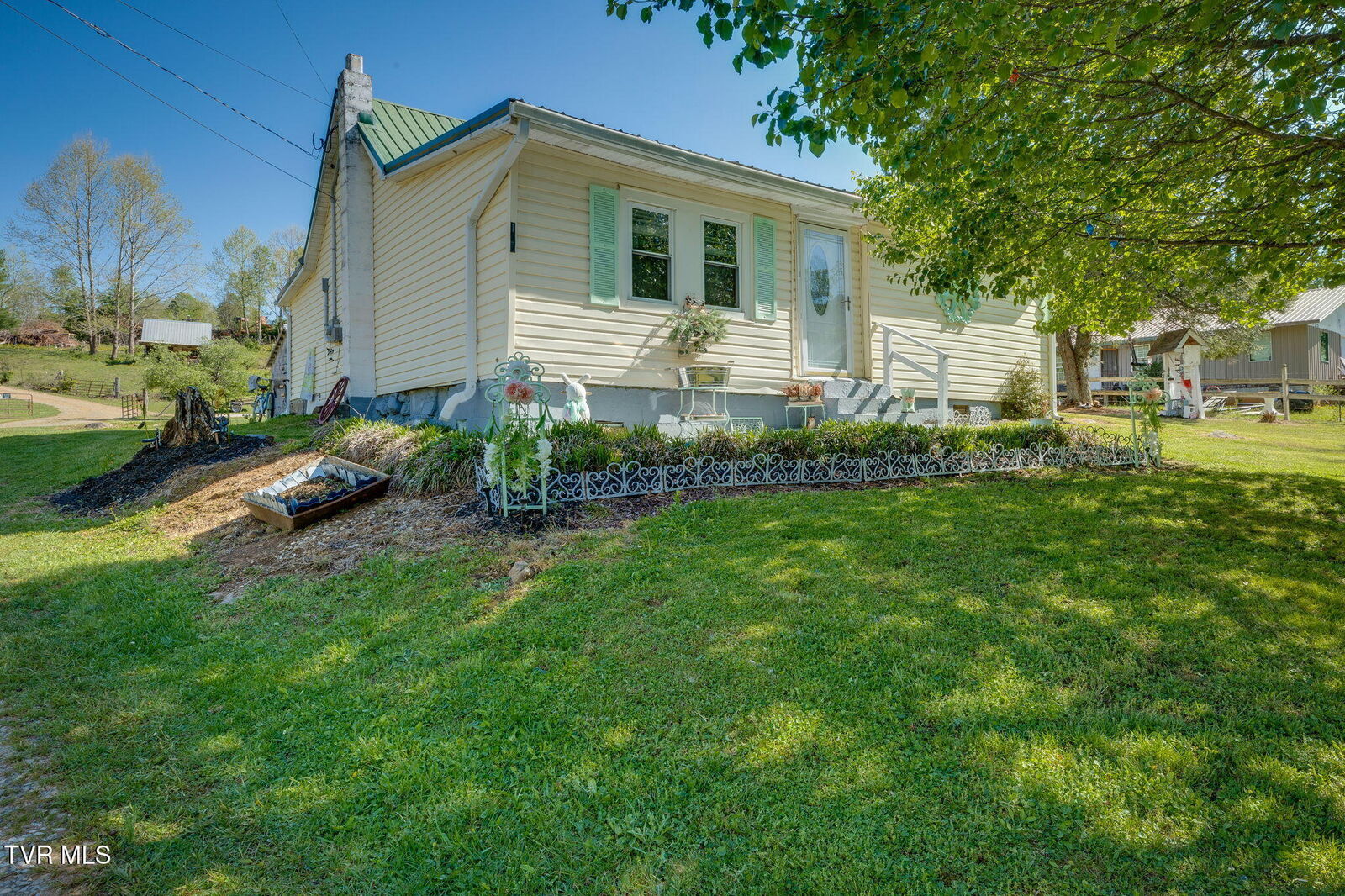 Property Photo:  105 Samps Hollow Road  TN 37643 