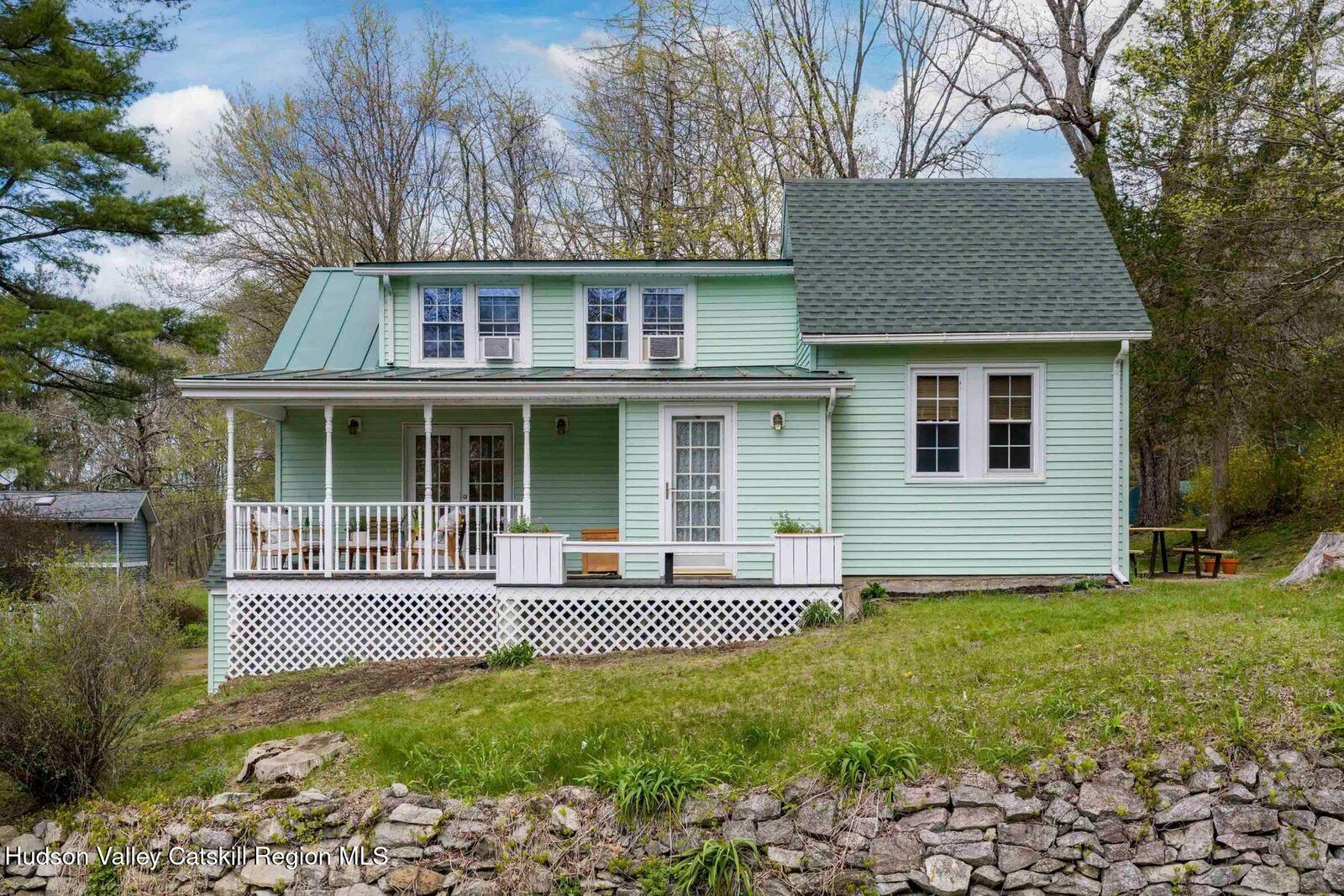 Property Photo:  452 Mountain  NY 12440 