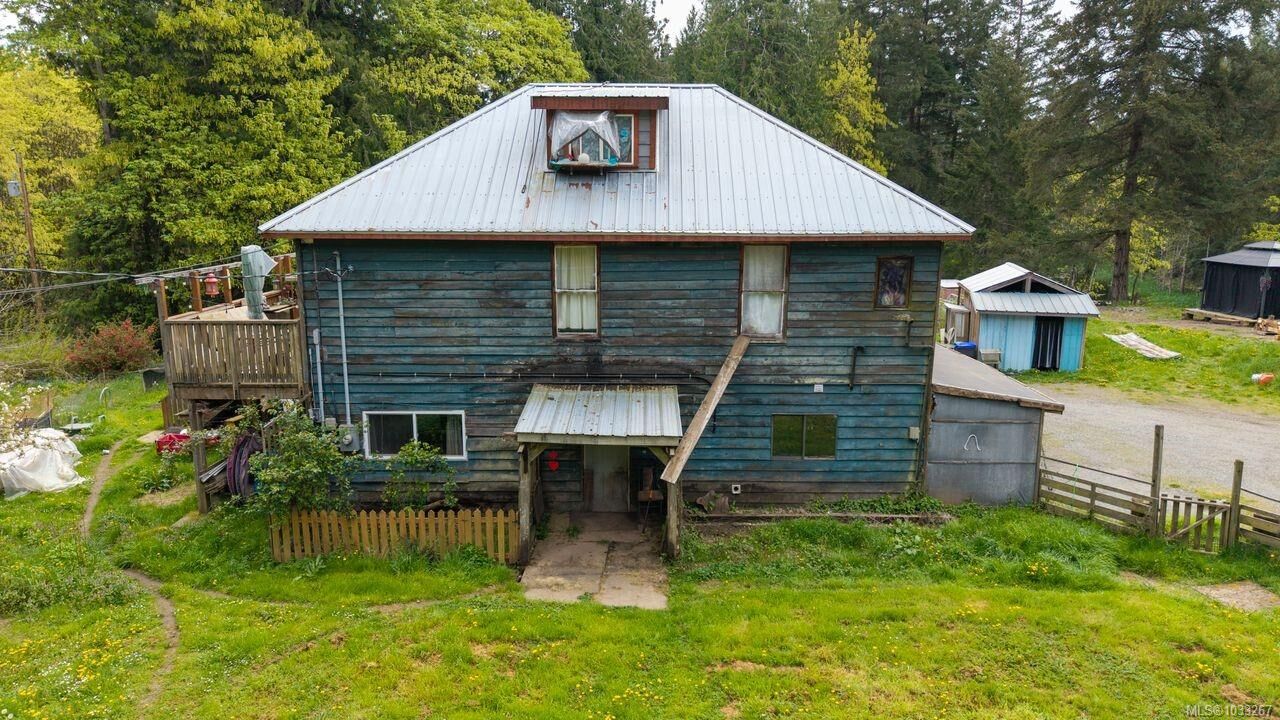 Property Photo: 2761 Tiesu Rd BC V9X 1W9