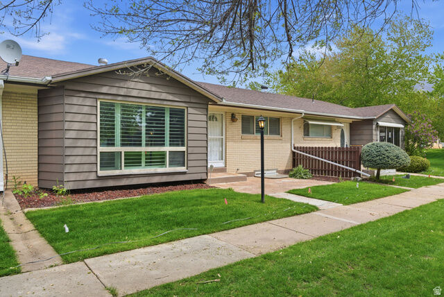 Property Photo:  5483 S 925 E  UT 84405 