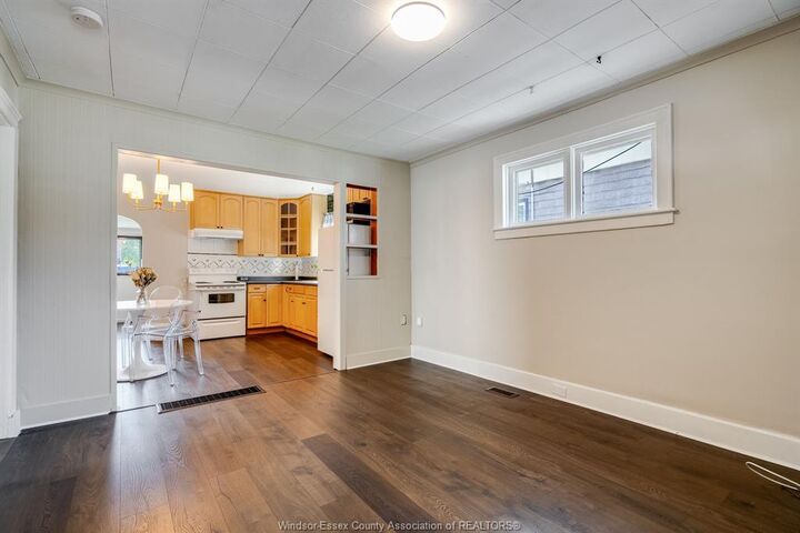 Photo de la propriété:  1062 Lena Avenue  ON N9C 3K4 