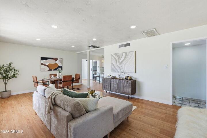 Property Photo:  1502 E Hatcher Road  AZ 85020 