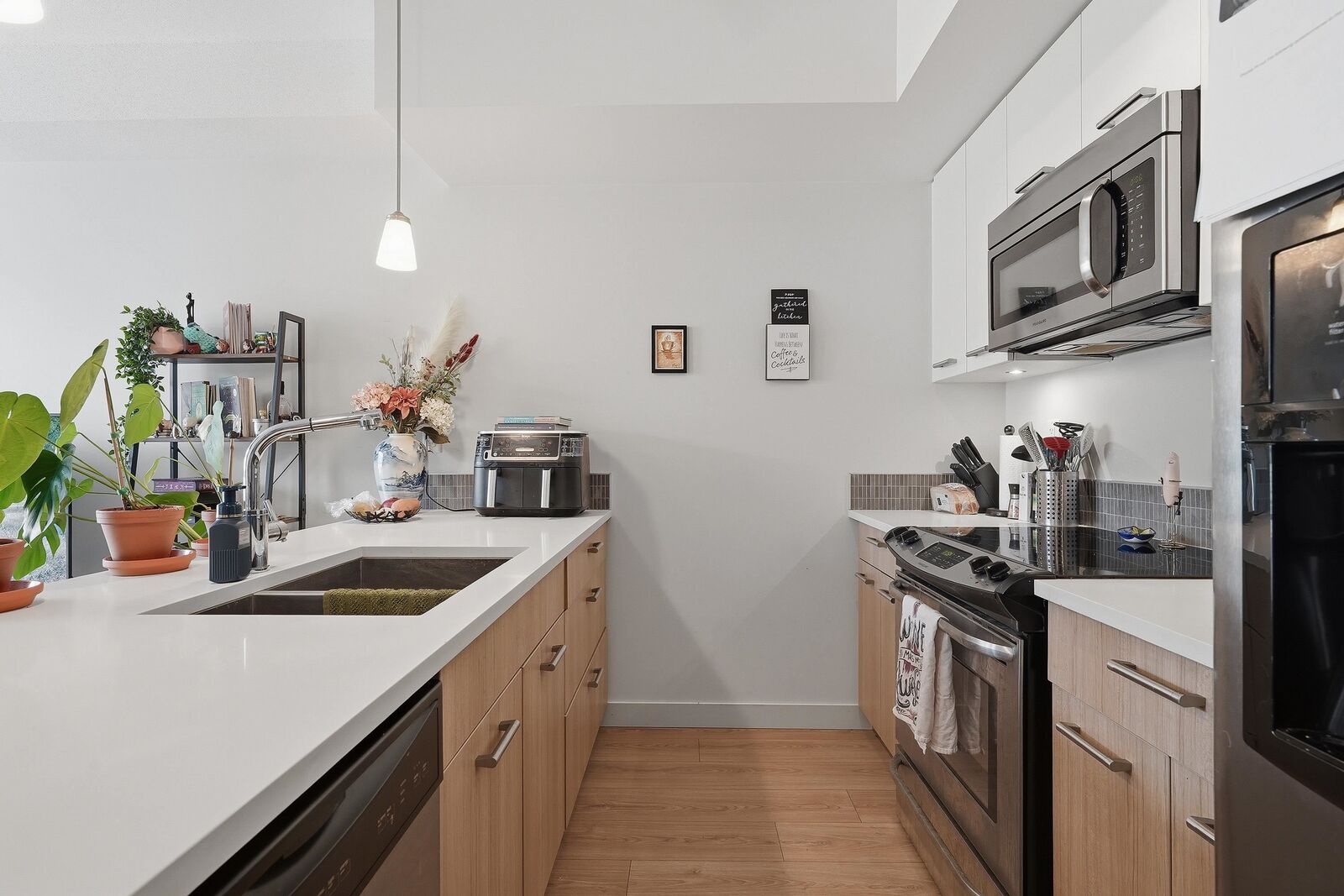 Property Photo: 2214 Kelly Avenue 304 BC V3C 3E5