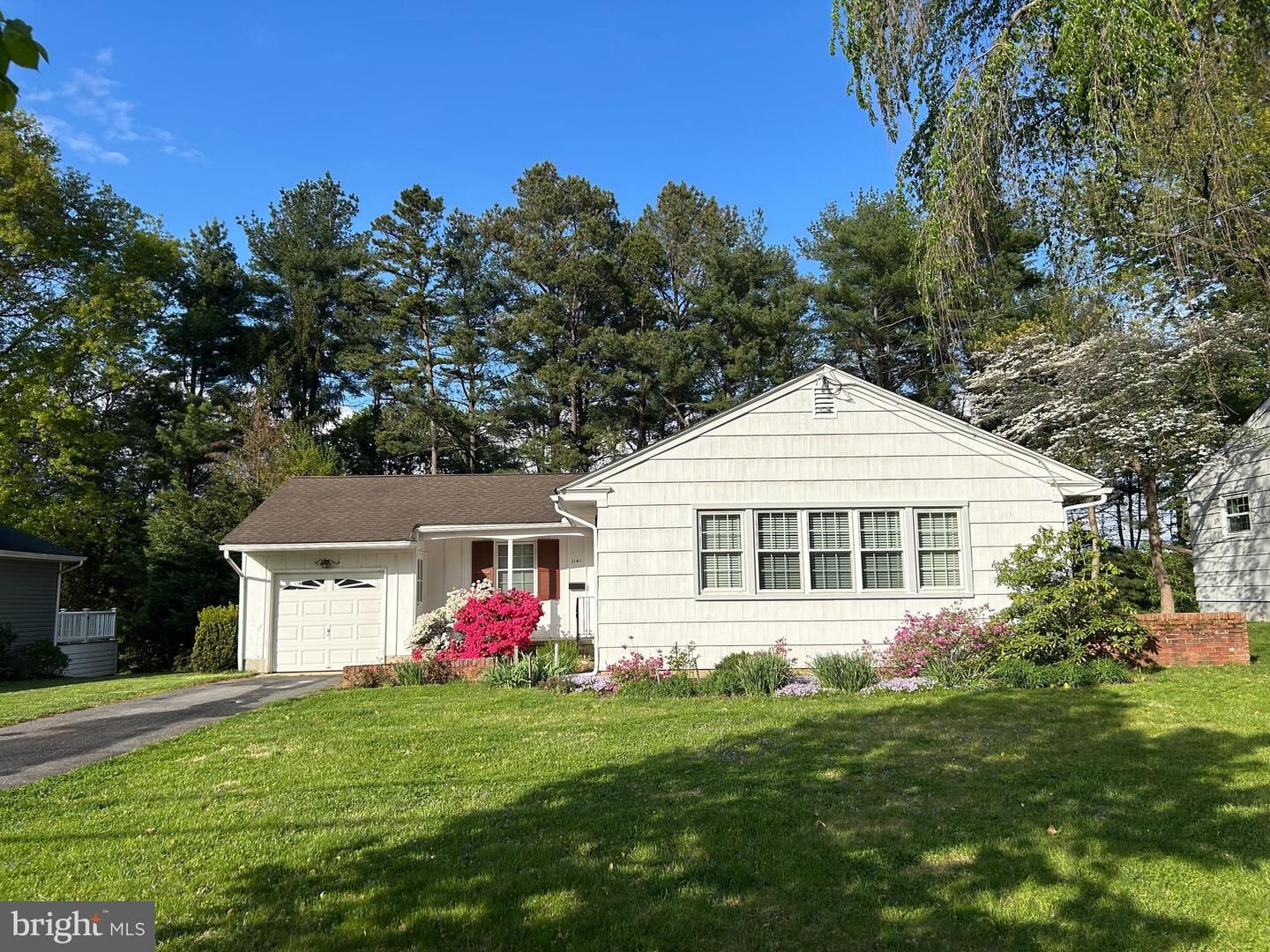 Property Photo:  1141 Concord Drive  NJ 08033 