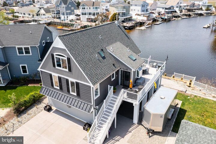 Property Photo:  40 Mirror Lake Road  NJ 08087 