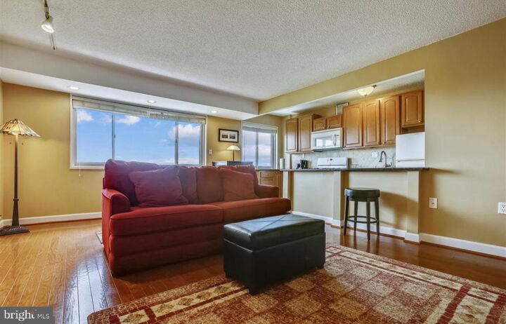 Property Photo: 2500 N Van Dorn Street VA 22302