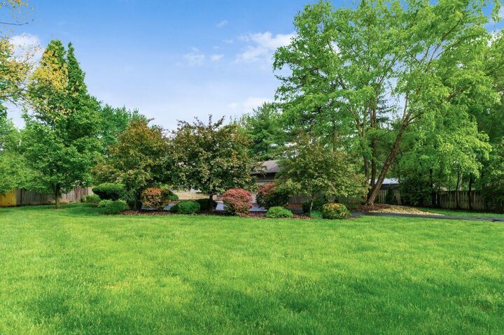 Property Photo:  4994 Henderson Heights Road  OH 43220 