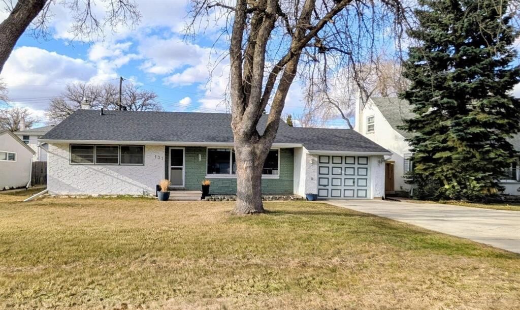 Property Photo:  131 Traill Avenue  MB R3T 2V2 