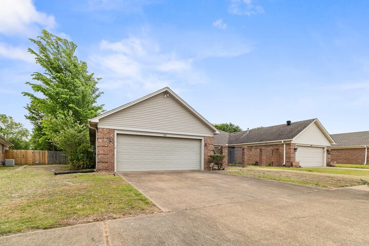 Property Photo:  109 Stonebridge Cove  AR 72301 