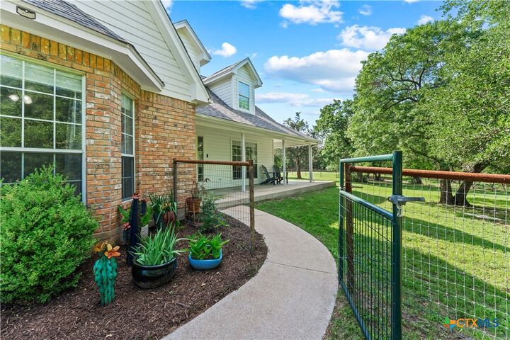 Property Photo:  8433 Rita Bend Drive  TX 76571 