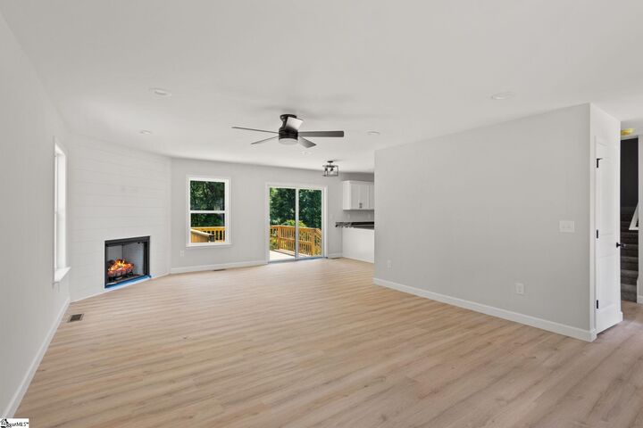 Property Photo:  9 Lyman Lake Road  SC 29365 