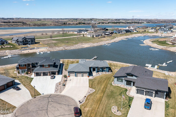 Property Photo:  6130 Carefree Circle  ND 58503 