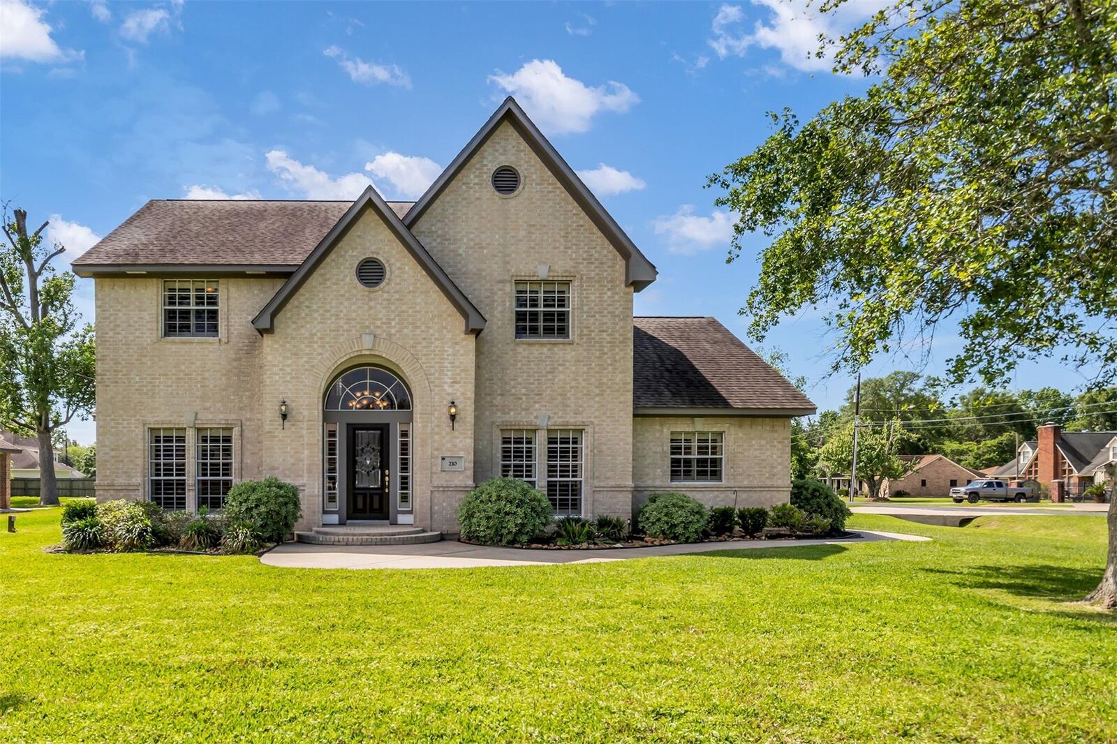 Property Photo:  210 River Oaks Drive  TX 77523 