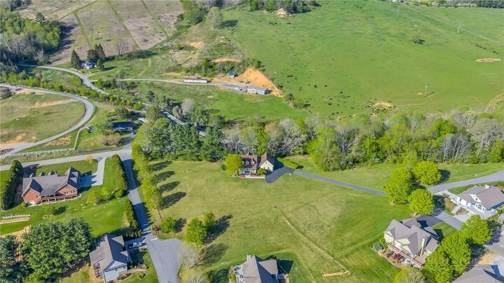 Property Photo:  153 Knollview Place  NC 28640 
