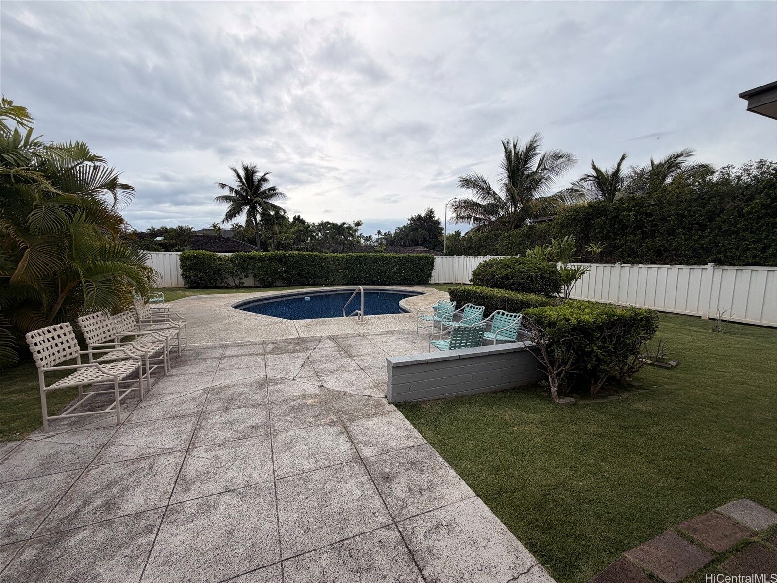 Property Photo: 608 Kuana Street HI 96816