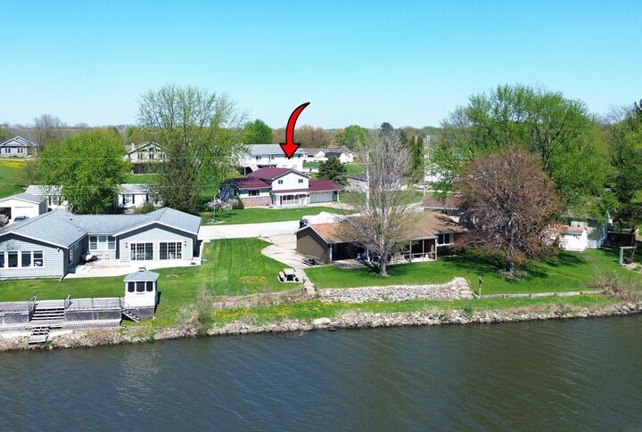 Property Photo:  172 Lakeshore Drive  IA 50658 