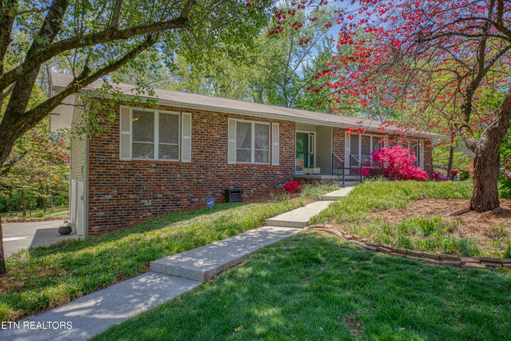 Property Photo:  1140 Venice Rd  TN 37923 