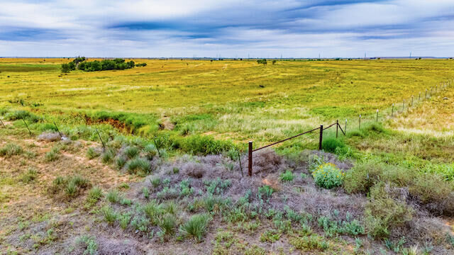 Property Photo:  17616 N Private Road 2220  TX 79311 