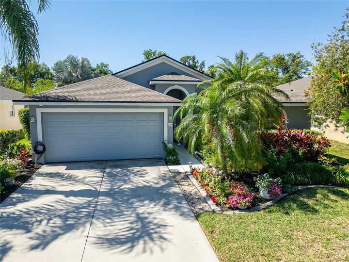 Property Photo:  5209 Lansdowne Way  FL 34221 