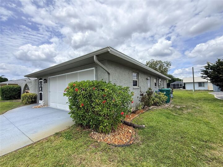 Property Photo: 22506 Glen Avenue FL 33980