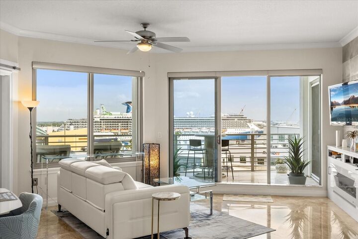 Property Photo: 1209 E Cumberland Avenue 807 FL 33602