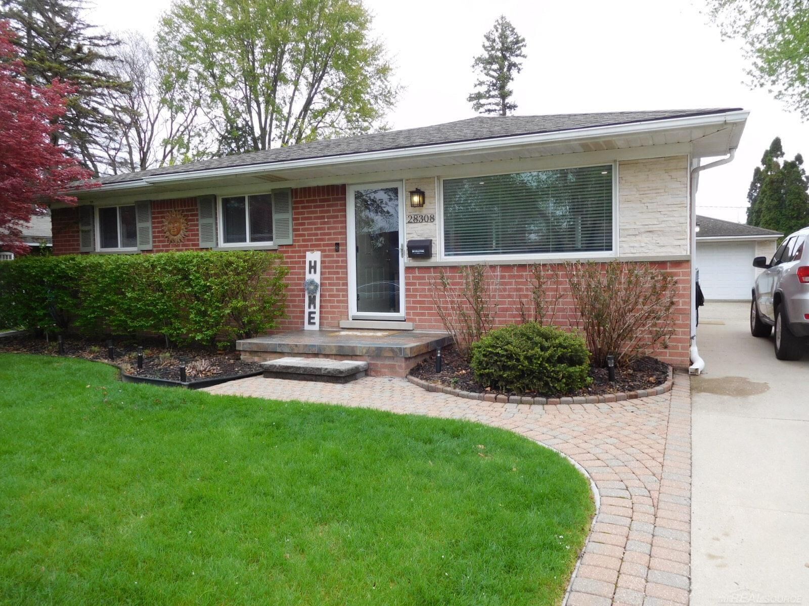 Property Photo:  28308 Loretta Avenue  MI 48092 