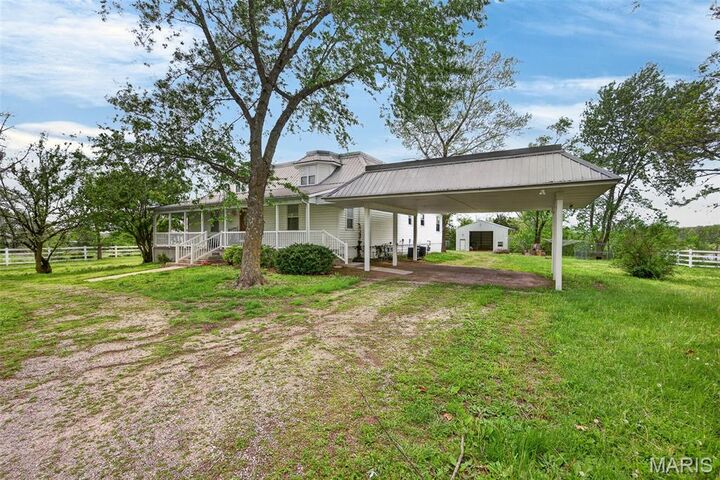 Property Photo: 2431 W Elm Street MO 65536