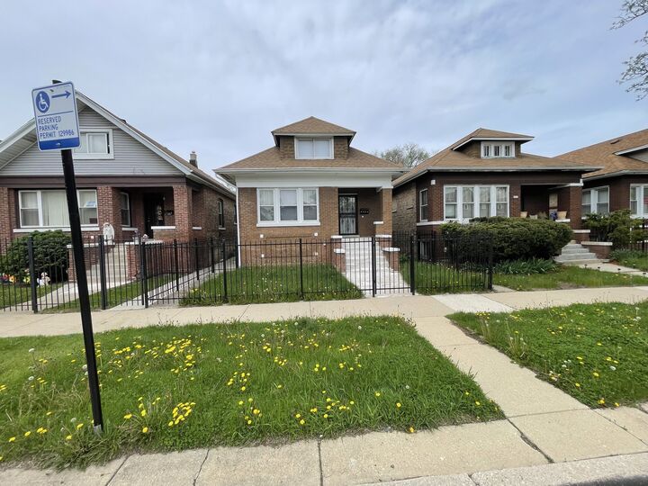 Property Photo:  1512 N Linder Avenue  IL 60651 