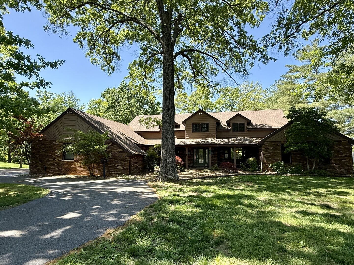 Property Photo:  833 N 27th Street  IL 62864 