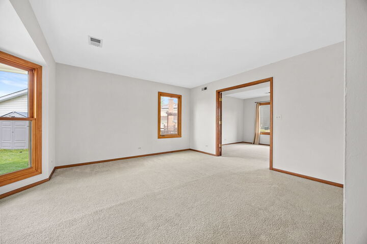 Property Photo:  1690 Wildwood Lane  IL 60133 
