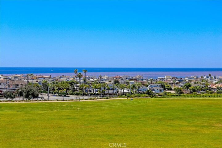 Property Photo:  14 Swift Court 204  CA 92663 