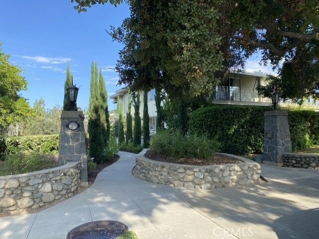 Property Photo:  101 N Grand 2  CA 91103 