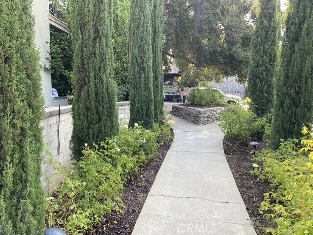 Property Photo:  101 N Grand 2  CA 91103 