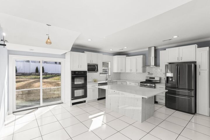 Property Photo: 239 E Bledsoe St TN 37066