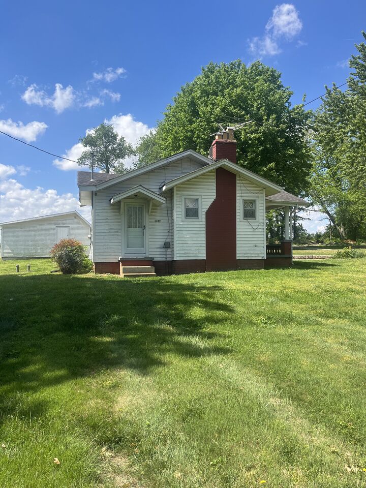 Property Photo:  1107 W Church St  TN 37141 