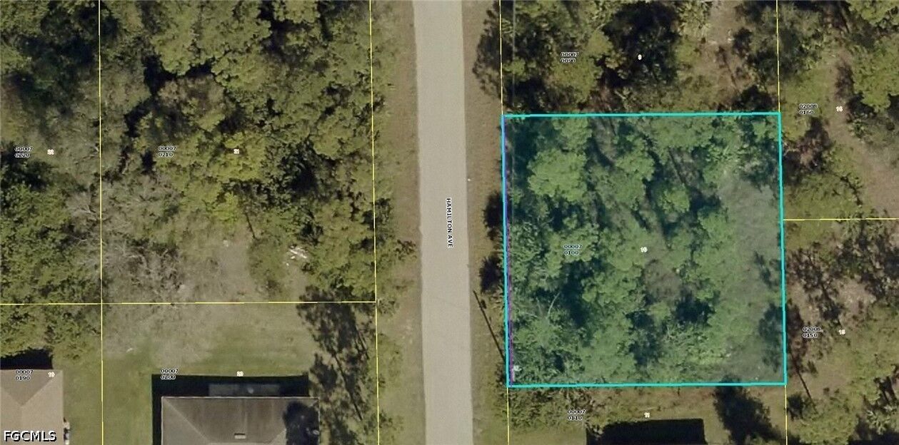 Property Photo:  410 Hamilton Avenue  FL 33972 