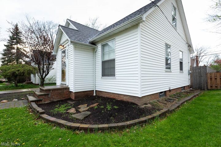 Property Photo:  5255 Haverford Drive  OH 44124 