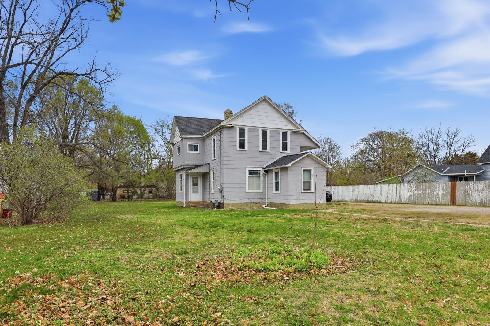 Property Photo:  331 E 3rd Street  MN 55362 