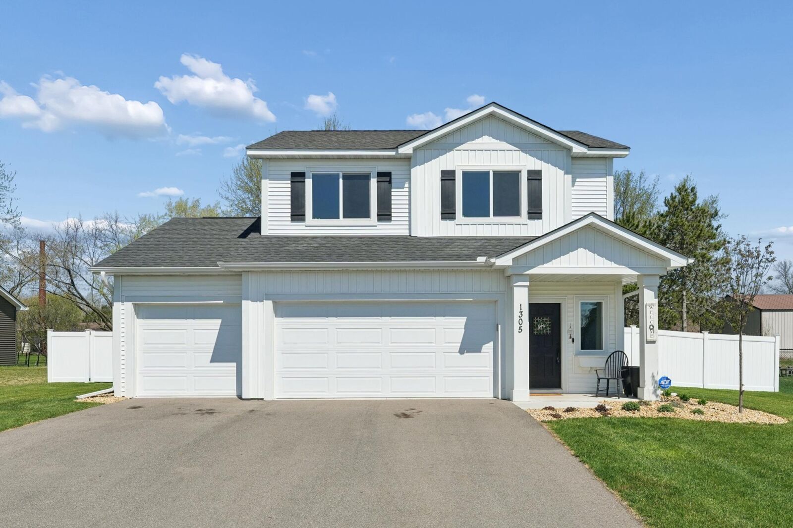 Property Photo: 1305 Violet Street WI 54017