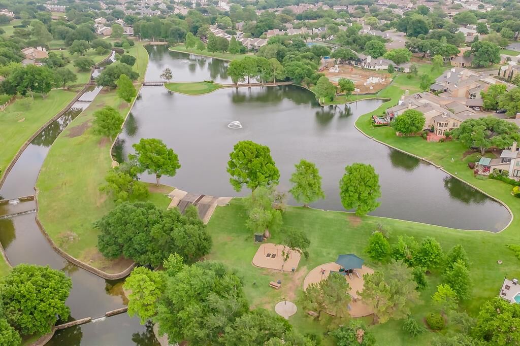 Property Photo:  2517 Country Place  TX 75006 