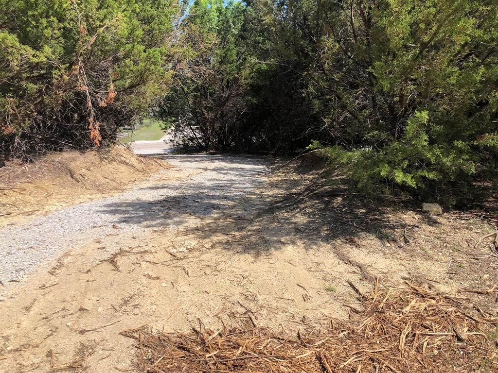 Property Photo:  1408 Robyn Road  TX 76020 
