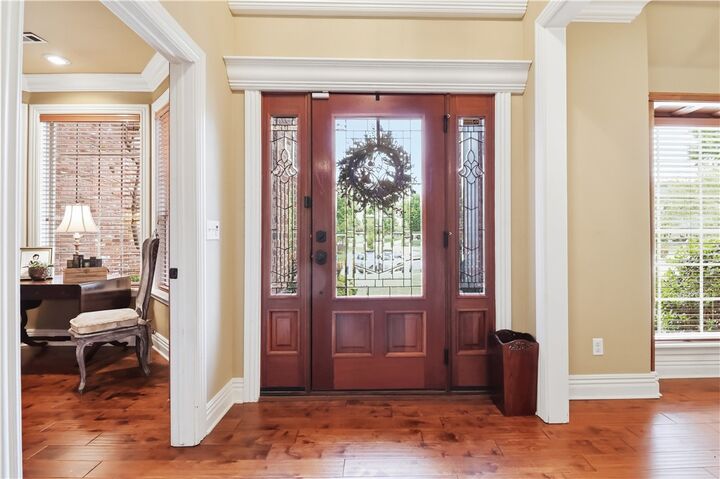 Property Photo:  2468 N Covington Park Boulevard  AR 72703 