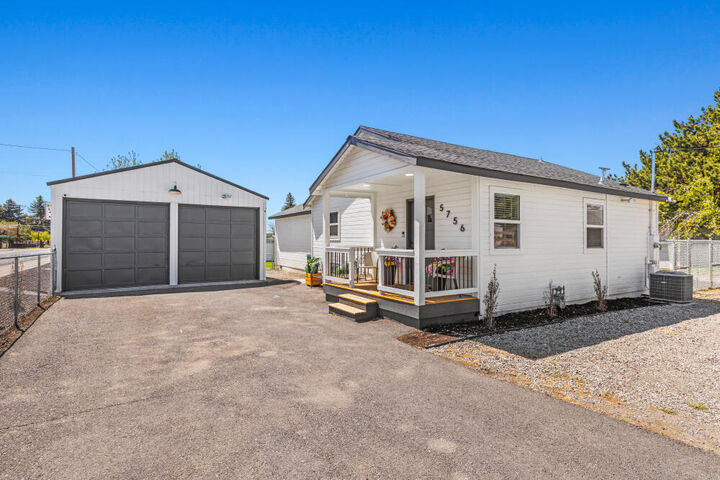 Property Photo:  5756 Leland Drive  OR 97603 