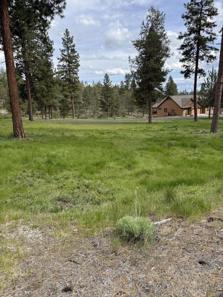 Property Photo:  1075 Timber Ridge Loop  OR 97601 