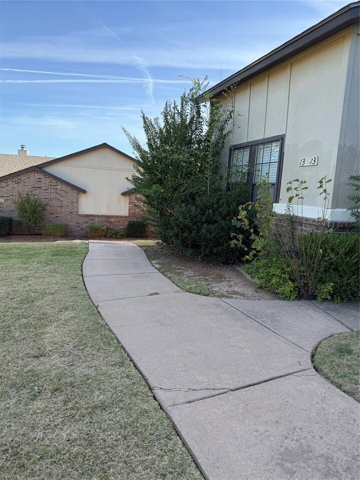 Property Photo:  13813 Crossing Way West  OK 73013 