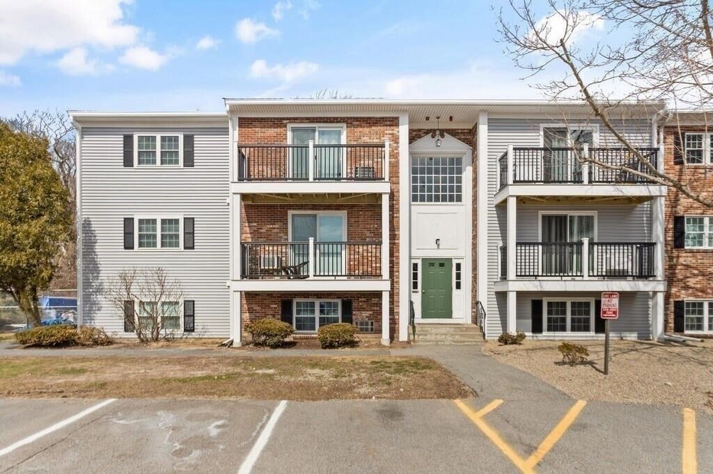 Property Photo:  5 Chapel Hill 12  MA 02360 