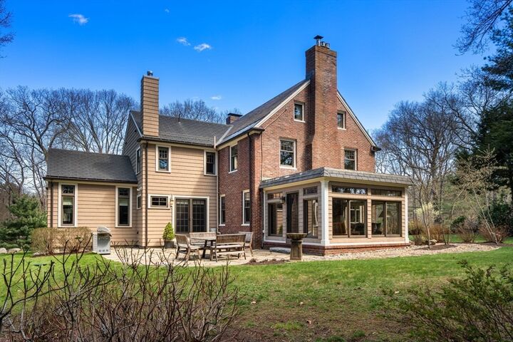 Property Photo:  123 Lincoln Road  MA 01773 