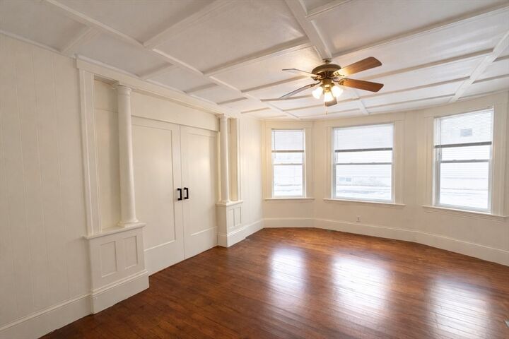 Property Photo:  8 Almont Ave 1  MA 01604 