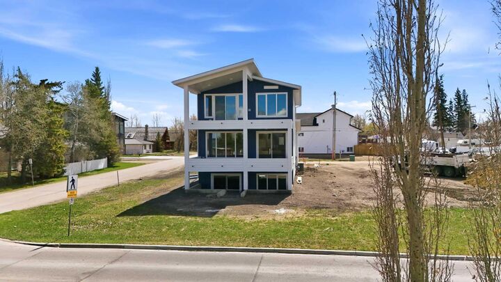 4205 Lakeshore Drive — photo 1